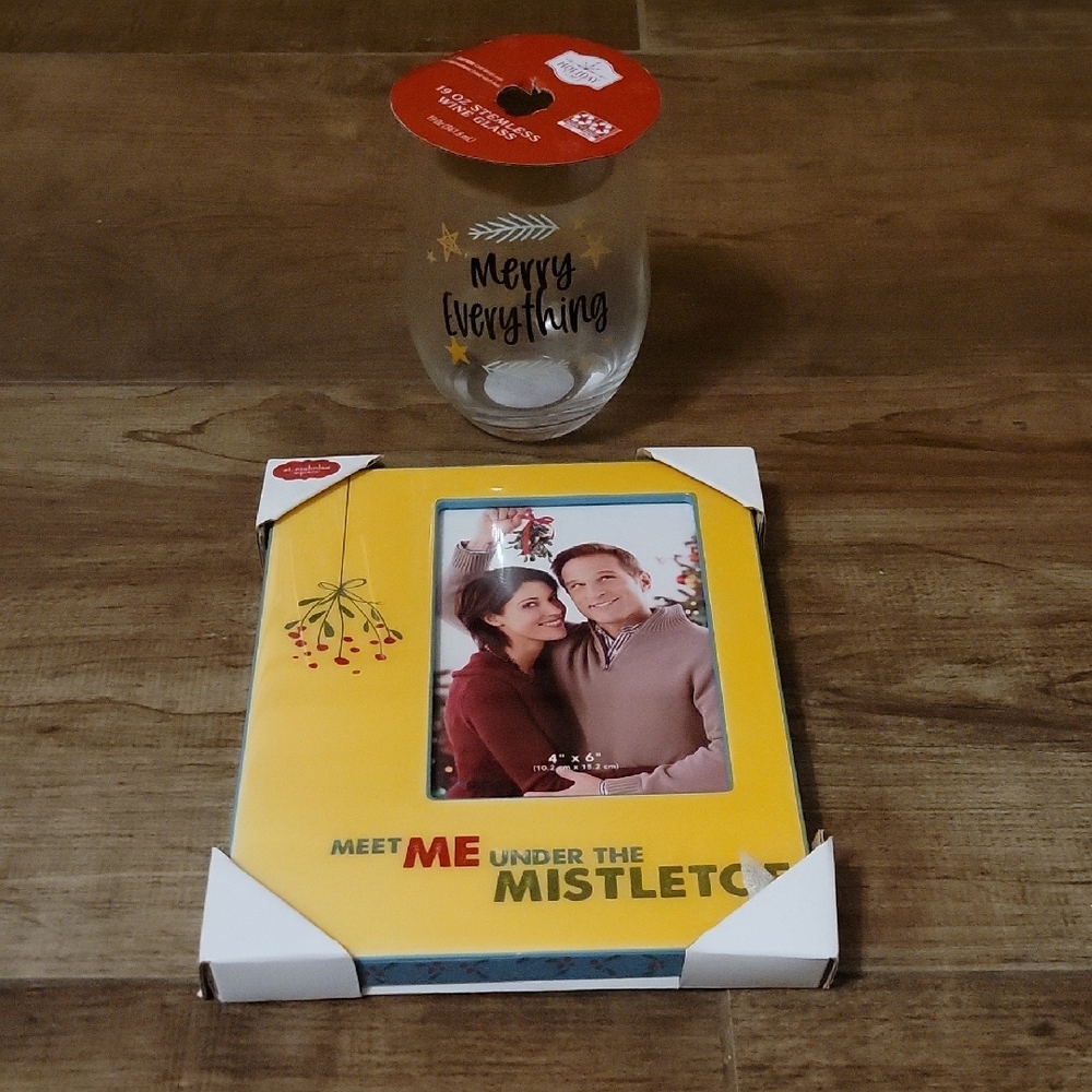 NWT: Merry Everything Stemless Wine Glass and Meet Me Under The Mistletoe Frame